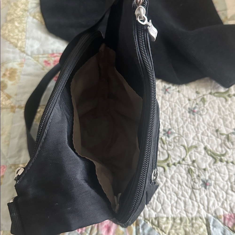 baggalini Crossbody - Picture 4 of 7